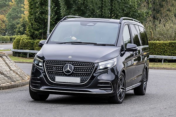 Mercedes Benz V-Class luxury minivan for premium chauffeur services in London by Smart Chauffeur.