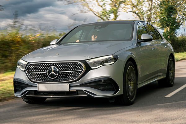 Airport Transfers Made Easy with Professional Chauffeurs